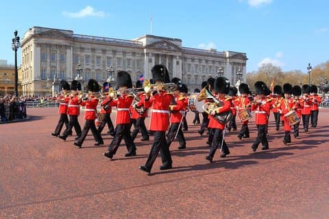Royal London, Palácio de Buckingham e mudança da guarda