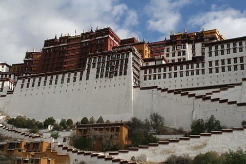 Lhasa Tour: A Glimpse of Tibet