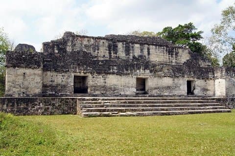 Tikal e Yaxha Overnight Trip por Air de Antigua