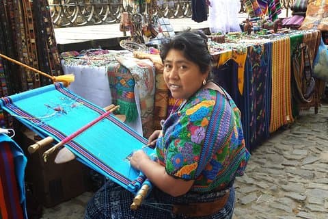 Ciudad Vieja landsbyer og udarbejdelse af Huipiles fra Guatemala City eller Antigua