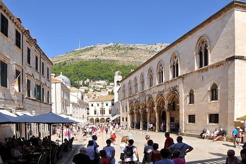 Excursão Gastronômica a Pé pela Cidade Antiga de Dubrovnik Incluindo Almoço