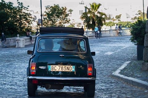1 uur Little Ancient Tour of Rome van Mini Vintage Cabriolet met Cappuccino