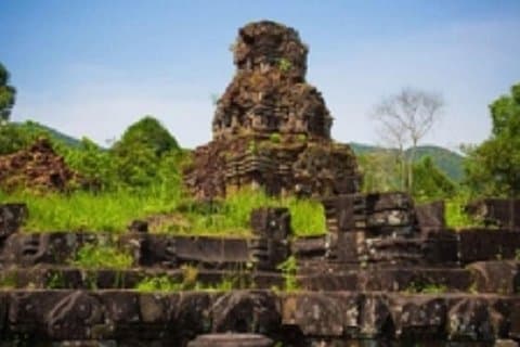 Salida del sol en My Son Sanctuary desde Hoi An