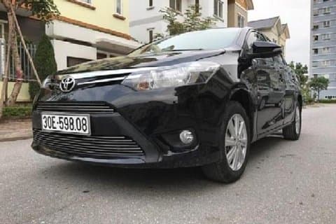 Noi Bai flygplats privat transfer till Ha Long Bay Luxury 4-sits bil från Hanoi