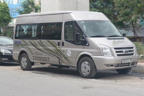 Transferência de Halong Bay para o aeroporto de Hai Phong com carro particular 16 lugares do HalongBay
