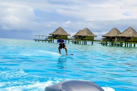 Bora Bora Watersports Center : Wakeboard-Ski-Tube-Foil