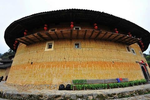 Hakka Tulou Cluster y Tianluokeng Tour con recogida en el hotel de Xiamen