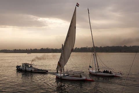 Privat tur till Cairo tornet felucca och koshary