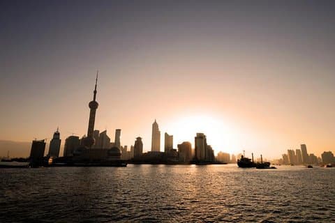 Trasferimento privato all'arrivo dei porti da crociera di Shanghai in hotel con servizi in inglese