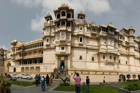 Udaipur Sightseeing Day Tour inklusive Aarti Ceremony
