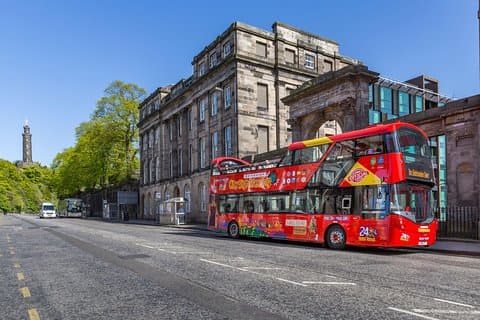 Visite de la ville Visite en bus hop-on hop-off d'Édimbourg + enfants Go Free