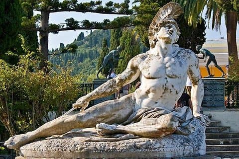 Visite du palais d'Achilleion et de la vieille ville de Corfou