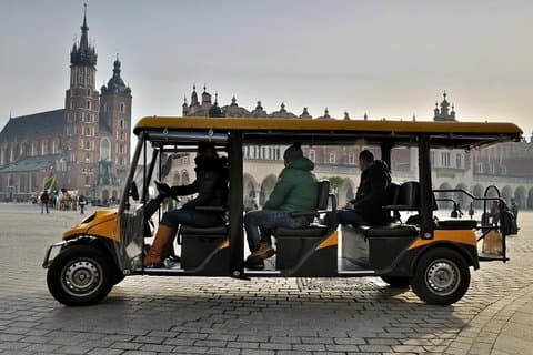 Recorrido turístico por la ciudad de Cracovia en coche eléctrico