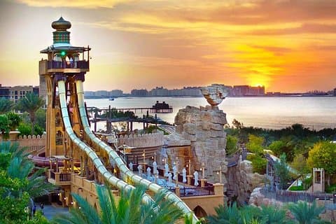 Entrada al parque acuático Wild Wadi Dubai con traslado de ida en Dubai