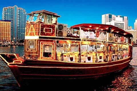 Dîner-croisière en boutre sur le canal de Dubaï avec transferts