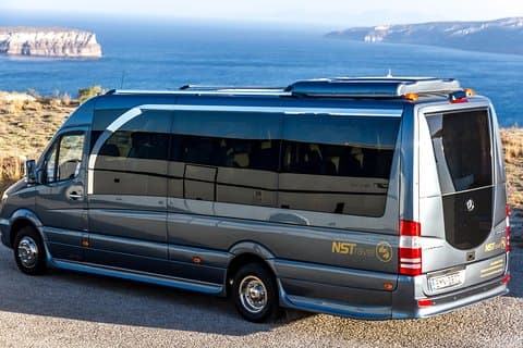 Santorini Private Tour mit einem luxuriösen Minivan für Kreuzfahrtschifffahrer