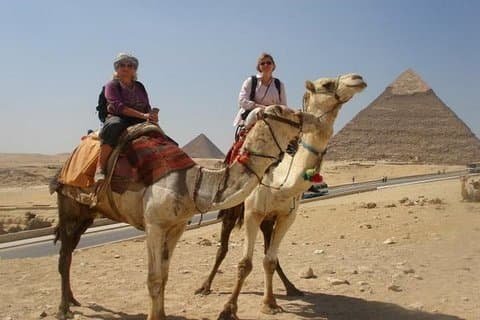Heldags Kairo Höjdpunkter Privat rundtur från Hurghada på väg