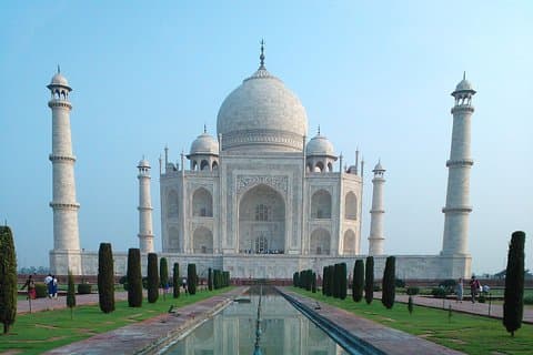 Privater Transfer von Agra nach Jaipur mit Taj und Fatehpur Sikri