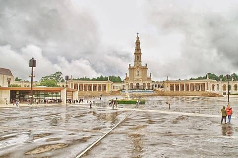 Fatima, Batalha, Nazare och Obidos Private Tour