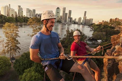 Rápel en los acantilados de Kangaroo Point en Brisbane
