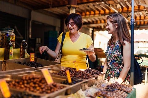 Tour gastronómico privado de Atenas: 6 o 10 degustaciones