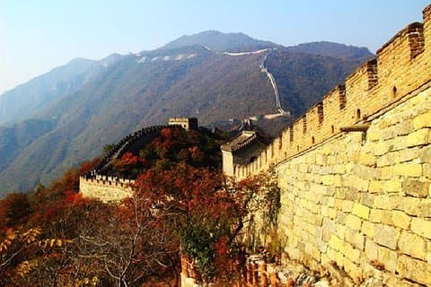 Private Peking-Tour mit Zwischenstopp: Flughafen PEK zur Chinesischen Mauer bei Mutianyu