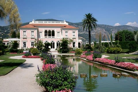 Eredità di Rothschild Eleganza greca e profumi segreti di Eze