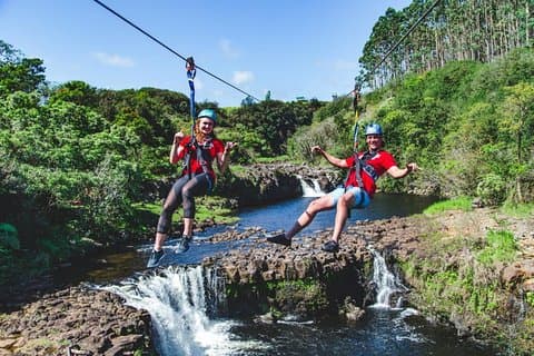 Hoteller i nærheden af Big Island 9-Line Zipline Experience Plus Private Waterfall Swim