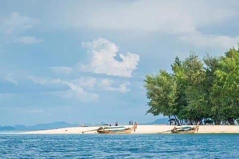 Phi Phi Bamboo Island Med Speed ​​Boat Premium Trip