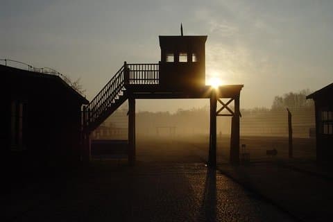 Excursión para grupos pequeños al campo de concentración de Stutthof desde Varsovia con almuerzo