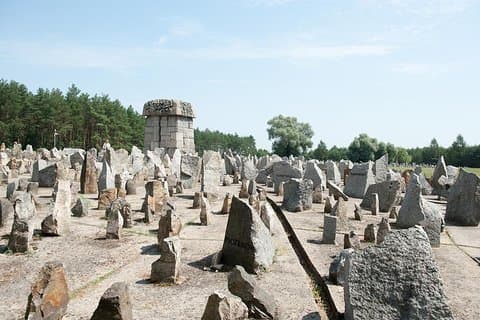 Halbtägige Treblinka Death Camp Kleingruppentour ab Warschau mit Mittagessen