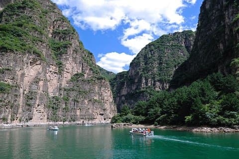 Longqing Gorge & Juyongguan Wall Private round Trip Smart Driver