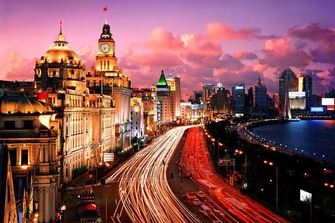 Tour serale privato: crociera VIP sul fiume Huangpu e luci di Shanghai