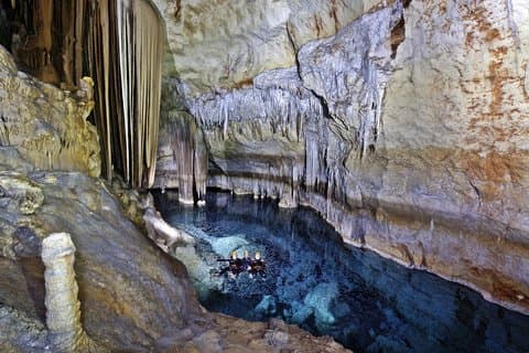 Nuoto e speleologia a Cova des Coloms