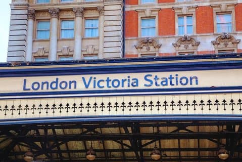 Privater Hin- und Rücktransfer: Kensington SW London zum Flughafen Gatwick