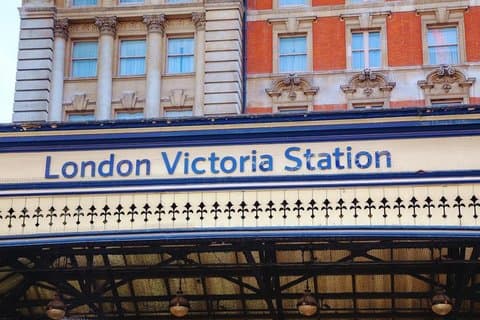 Trasferimento privato di sola andata o andata e ritorno dall'aeroporto di Heathrow a Kensington SW Londra