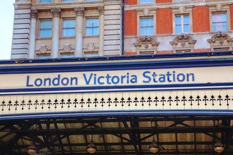 Heathrow Airport to Kensington and Earls Court Private One Way Transfer