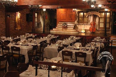Buenos Aires bei Nacht Private Stadtrundfahrt mit Aljibe Dinner Tango Show