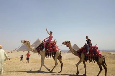 Heldagsbesøg i Giza-pyramiderne med kameltur