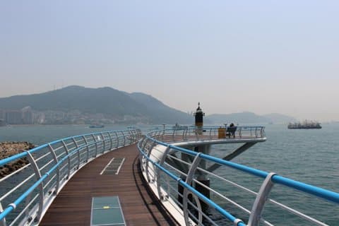 Busan Tour : Gamcheon Village & Haedong Yonggungsa Tempel + Lunch