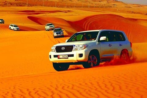 Ochtendwoestijnsafari Abu Dhabi met kameelrit