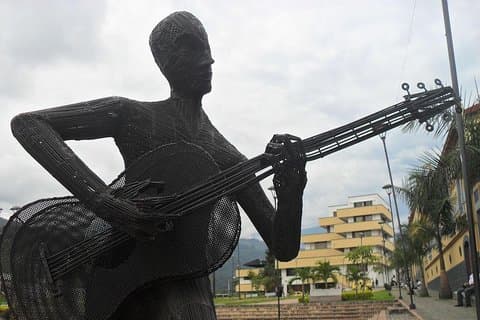 Excursão a pé de 3 horas e piquenique musical no coração de Ibagué