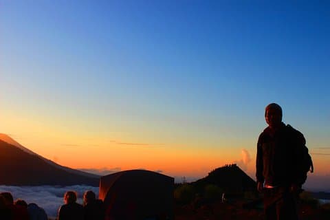 Volcano Sunset Sunrise Camping au sommet du mont Batur - Bali Camping Tour