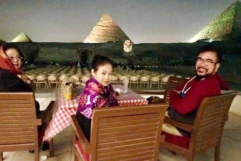 Lyd og lys viser Giza-pyramiderne med privat afhentning