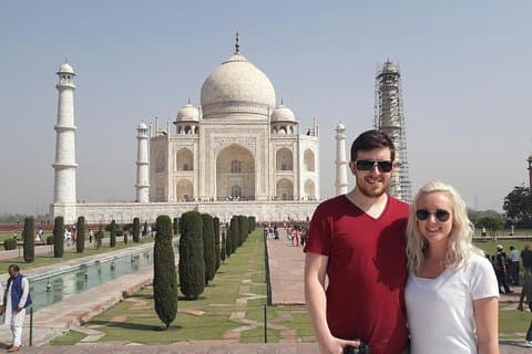 Tour guide for Tajmahal