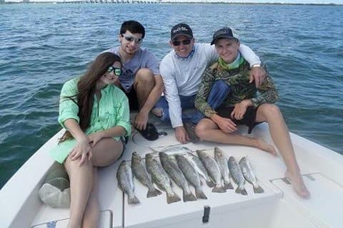 Charters de pesca costera en la ciudad de Panamá