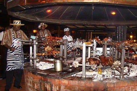 Experiencia en Carnivore Restaurant en Nairobi: almuerzo o cena