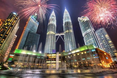 Kuala Lumpur 2 noites de estadia com City Tour e traslado do aeroporto