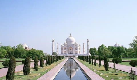 Pune Taj Mahal Samme dagstur med fly og bil