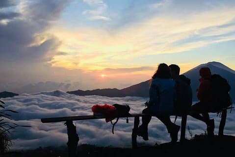 Condivisione di Batur Volcano Sunrise Trekking e colazione